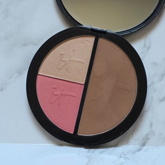 IT Cosmetics LIVE LOVE LAUGH VITALITY Face Disk (0.78 oz.) - Picture 4 of 8